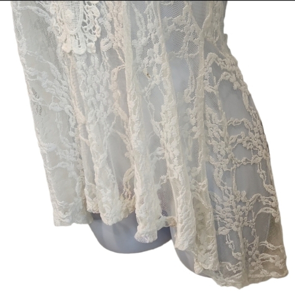 Lovely 153 Lace Hi/Low Top - Picture 3 of 5